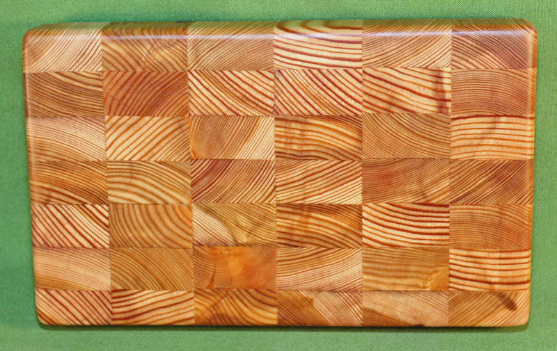 larch-sandwich-bagel-cutting-board